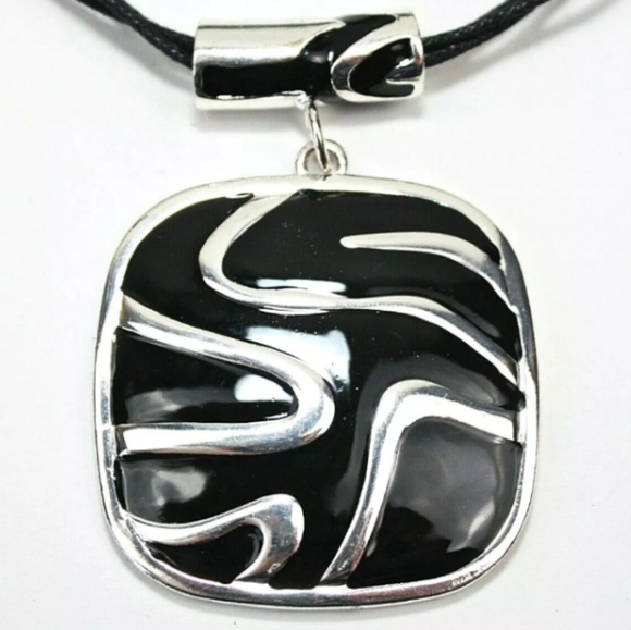 NWOT EAST 5TH Fashion Jewelry Necklace with Pendant - Picture 5 of 5